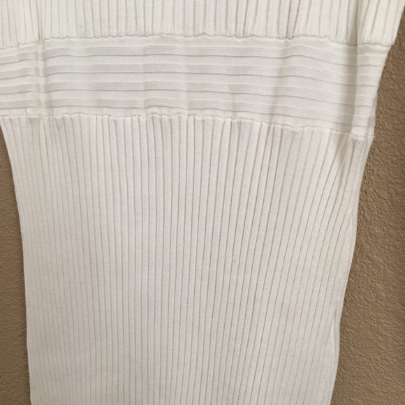 Knit Top with cut-out feature - Picture 5 of 5